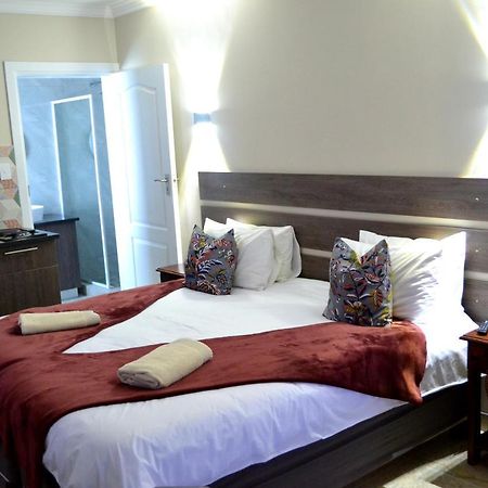 Blue Sea Guest House East London Bagian luar foto