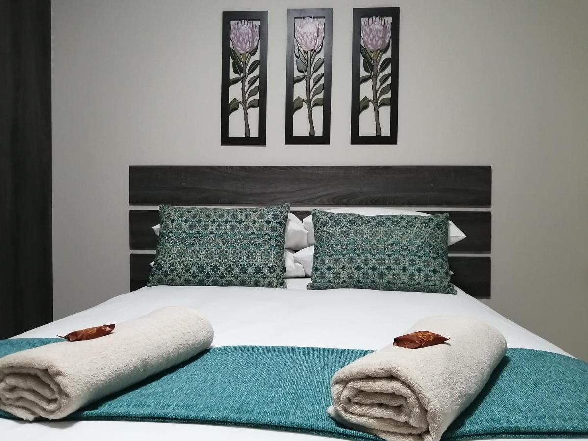 Blue Sea Guest House East London Bagian luar foto