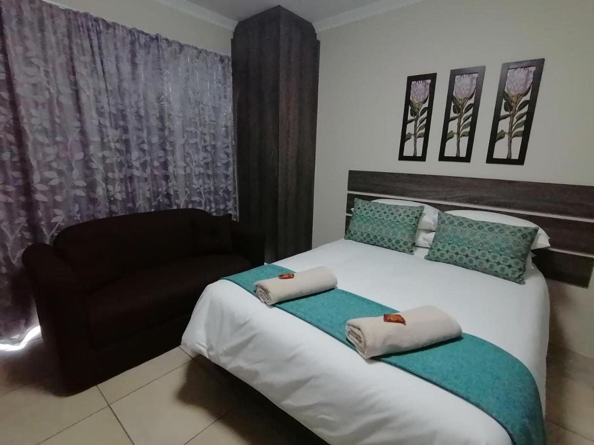 Blue Sea Guest House East London Bagian luar foto