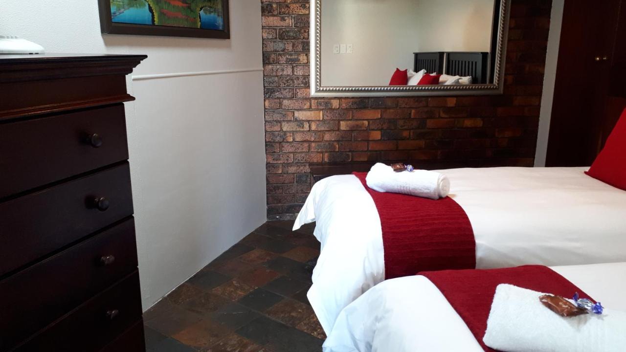 Blue Sea Guest House East London Bagian luar foto