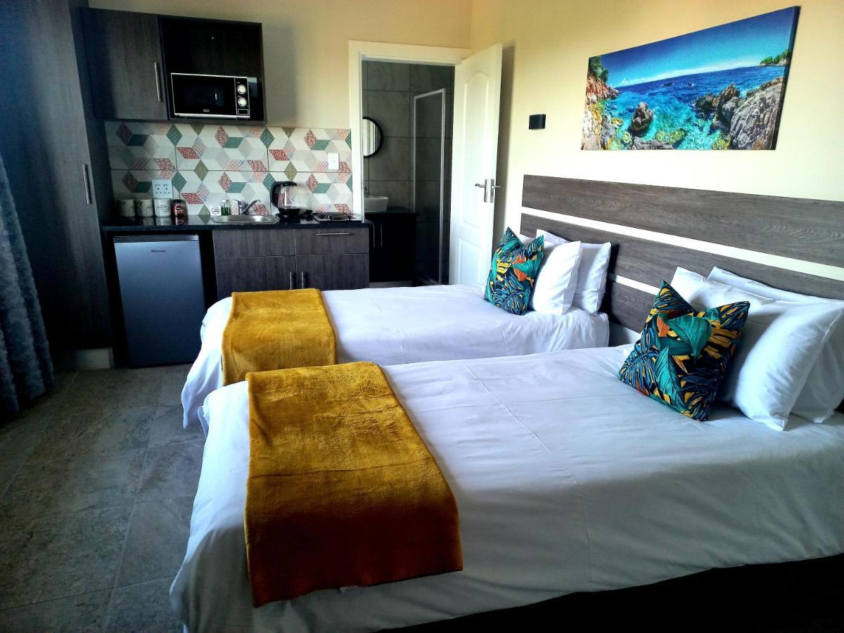 Blue Sea Guest House East London Bagian luar foto