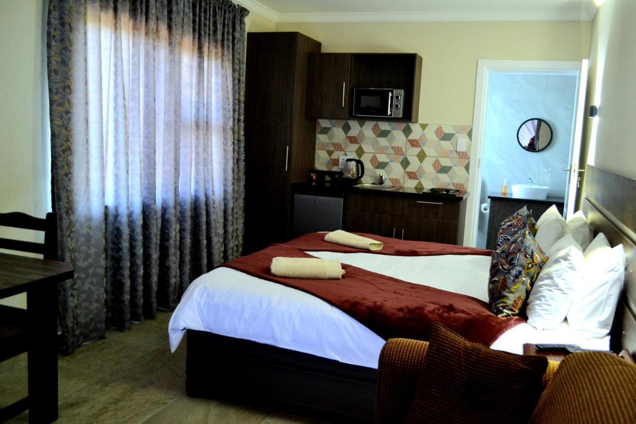 Blue Sea Guest House East London Bagian luar foto