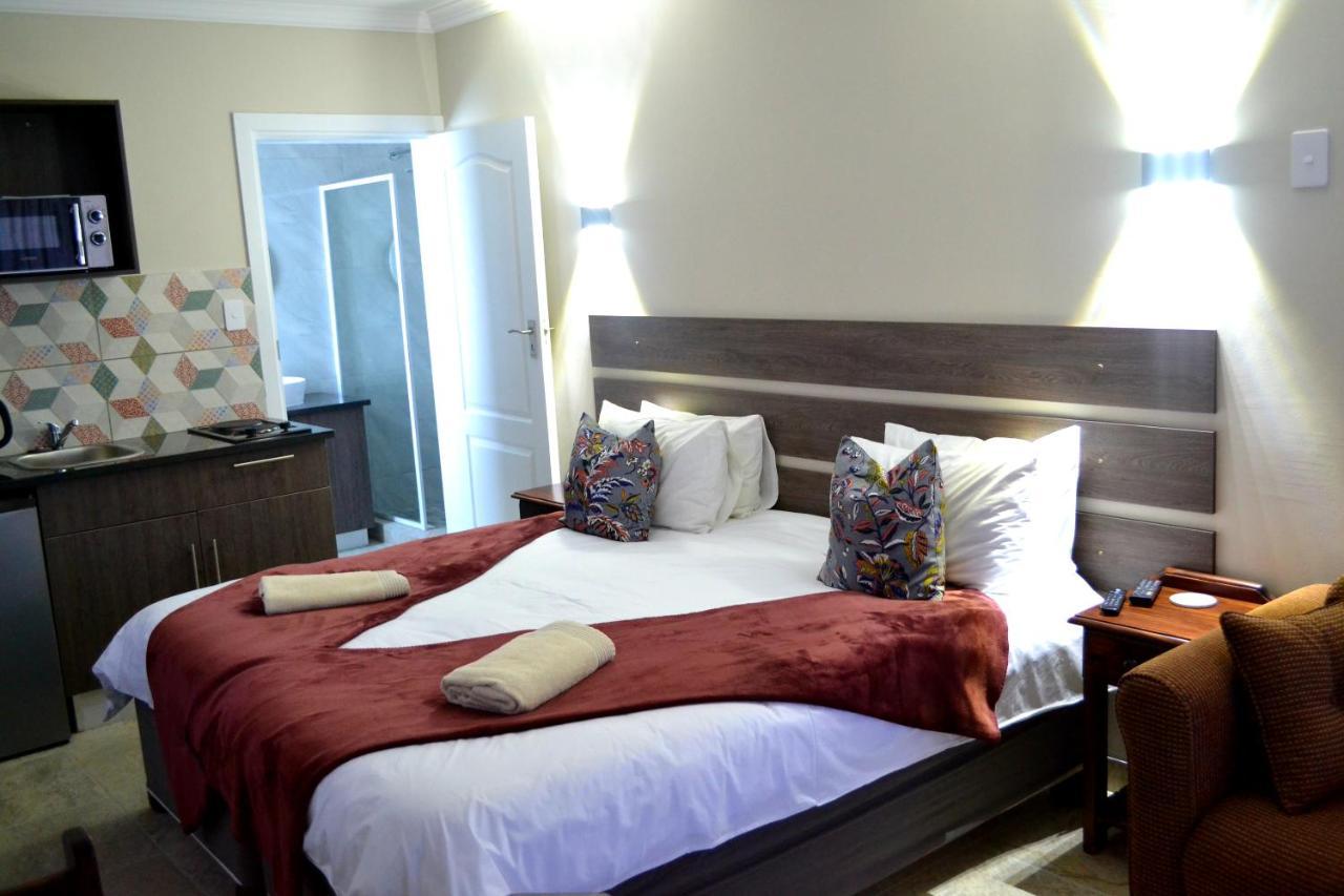 Blue Sea Guest House East London Bagian luar foto