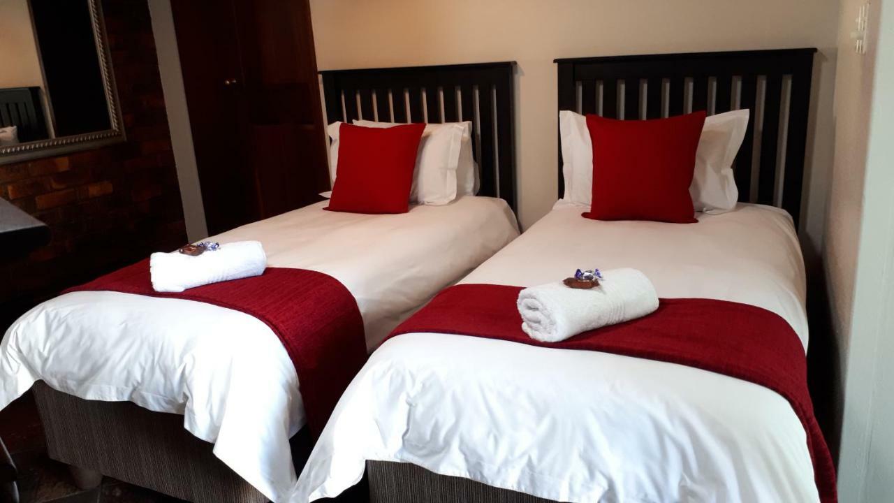 Blue Sea Guest House East London Bagian luar foto