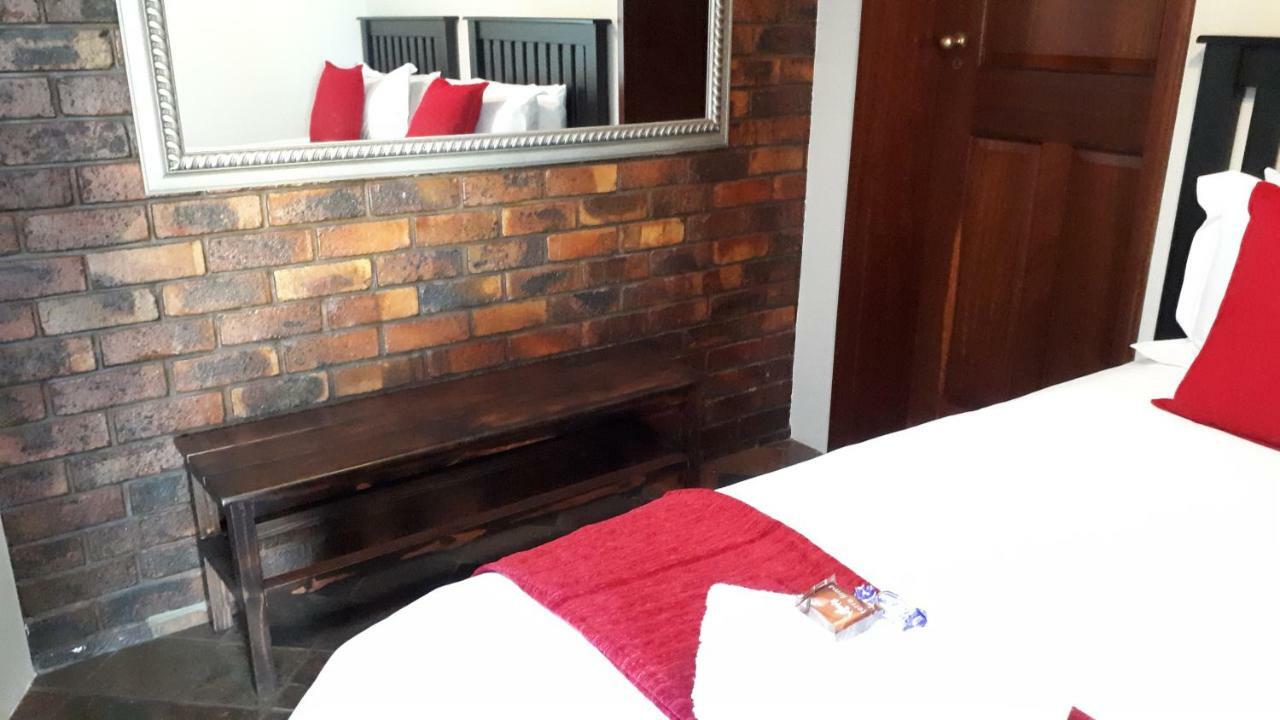 Blue Sea Guest House East London Bagian luar foto