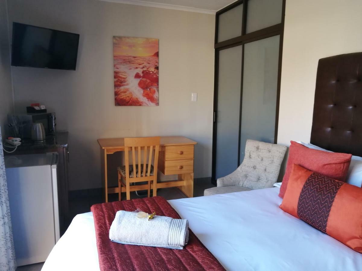 Blue Sea Guest House East London Bagian luar foto